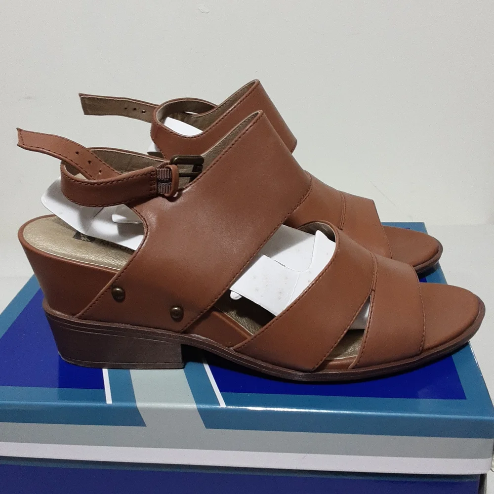 White‎ Mountain Saute Shoes